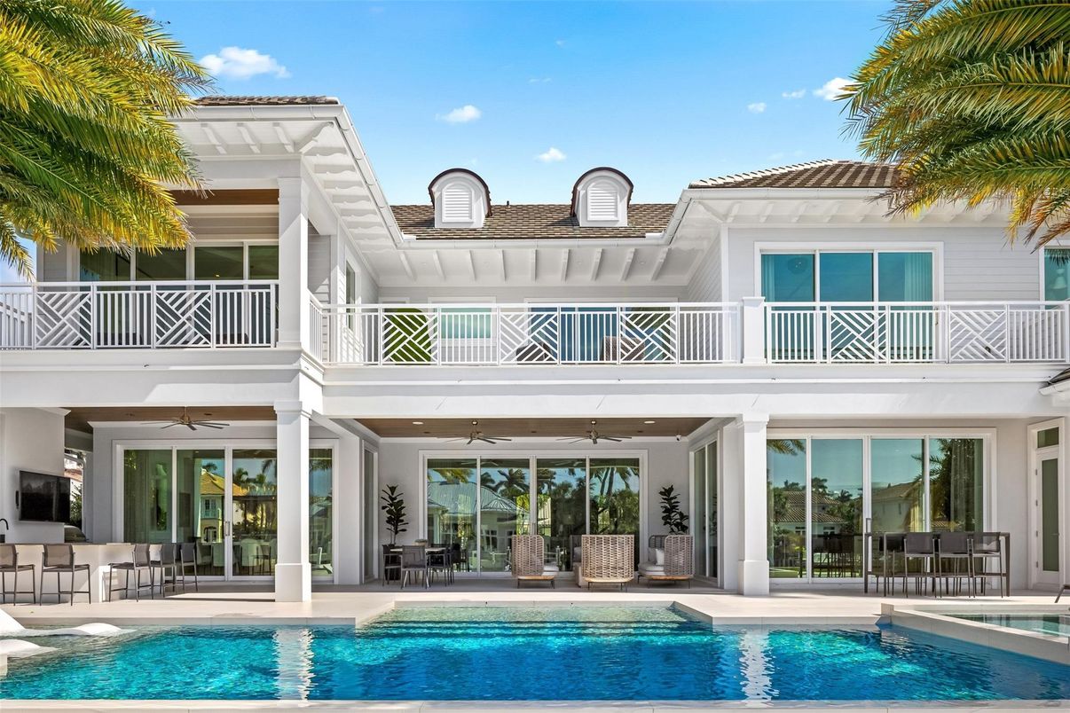 Exterior, Pool