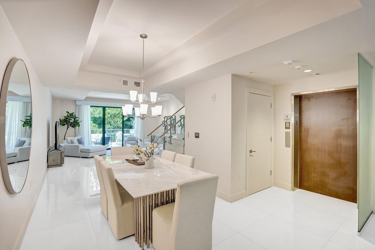 Chandelier, Dining room, Interior, Living room, Pendant Lights, Recessed Lighting