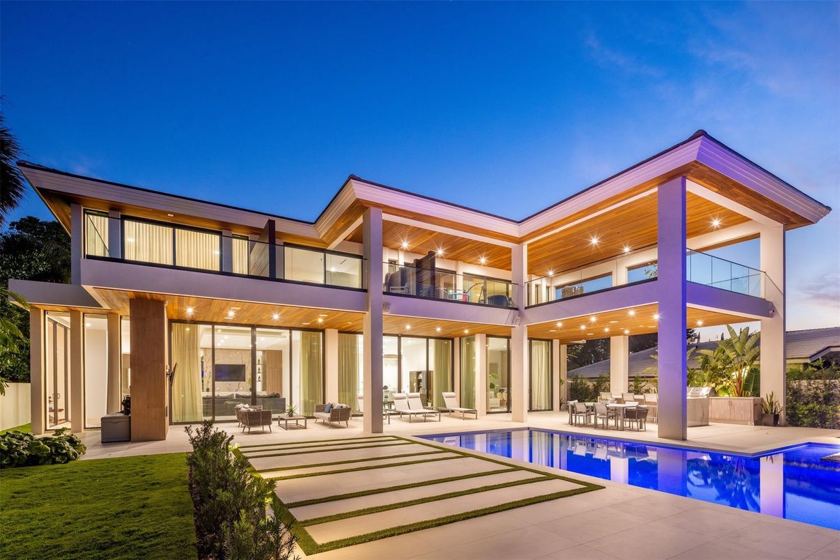 Exterior, Pool