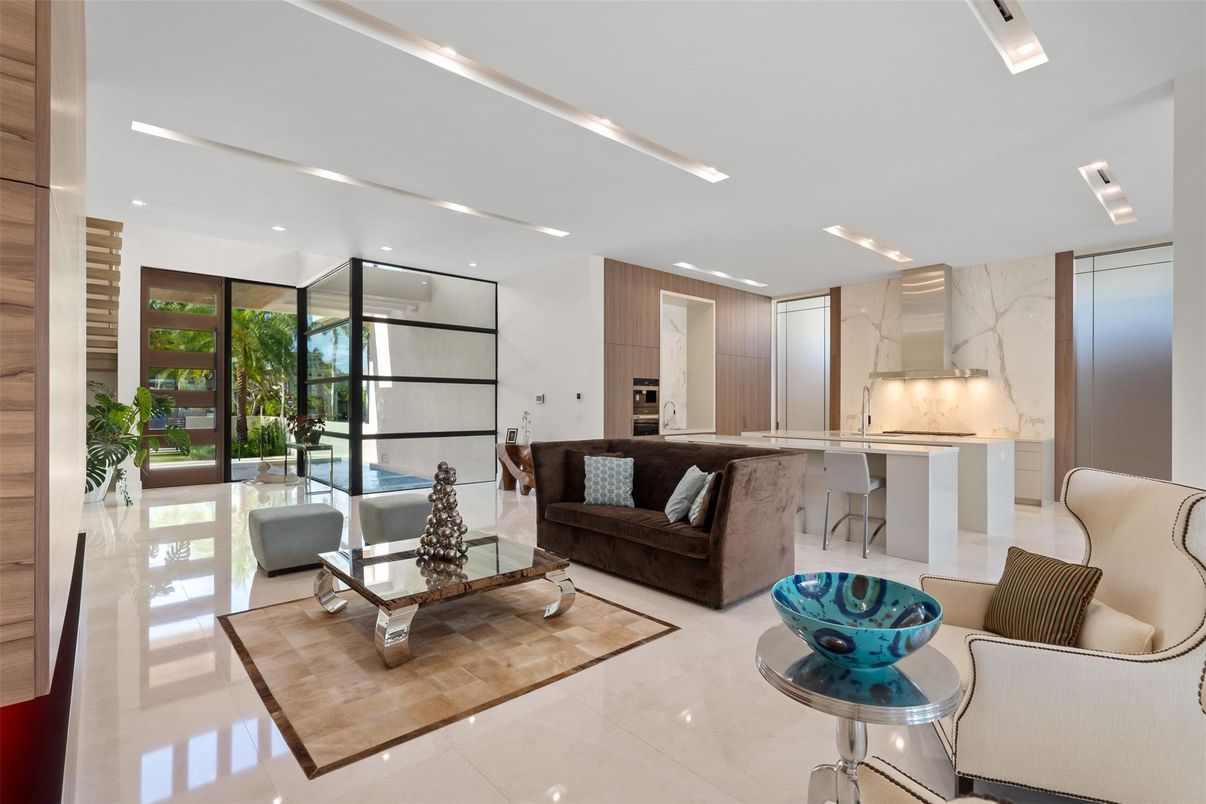 Interior, Kitchen, Living room, Marble Walls, Recessed Lighting