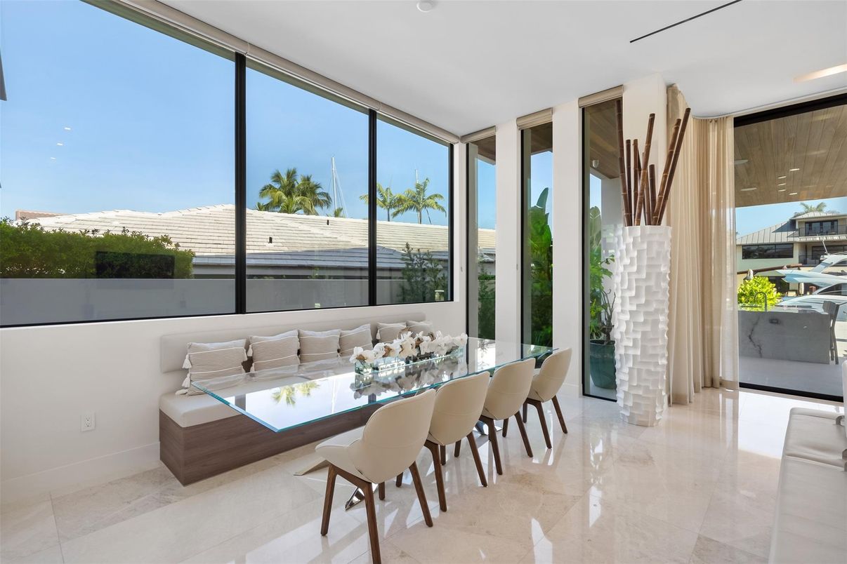 Dining room, Interior, Recessed Lighting
