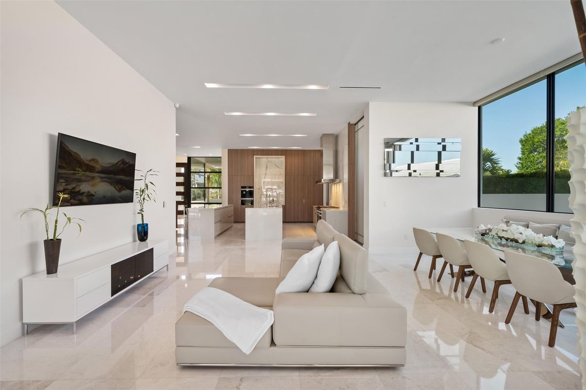 Dining room, Interior, Kitchen, Living room, Recessed Lighting