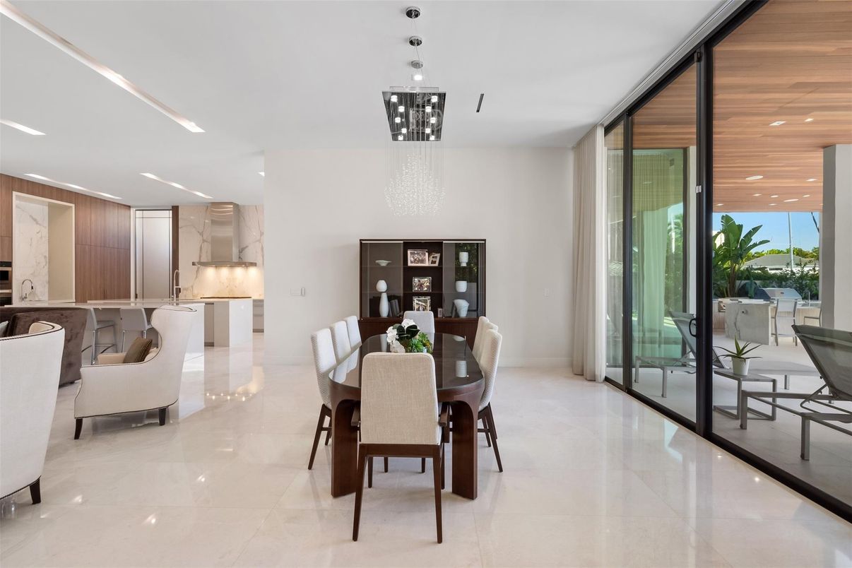 Dining room, Interior, Kitchen, Pendant Lights, Recessed Lighting