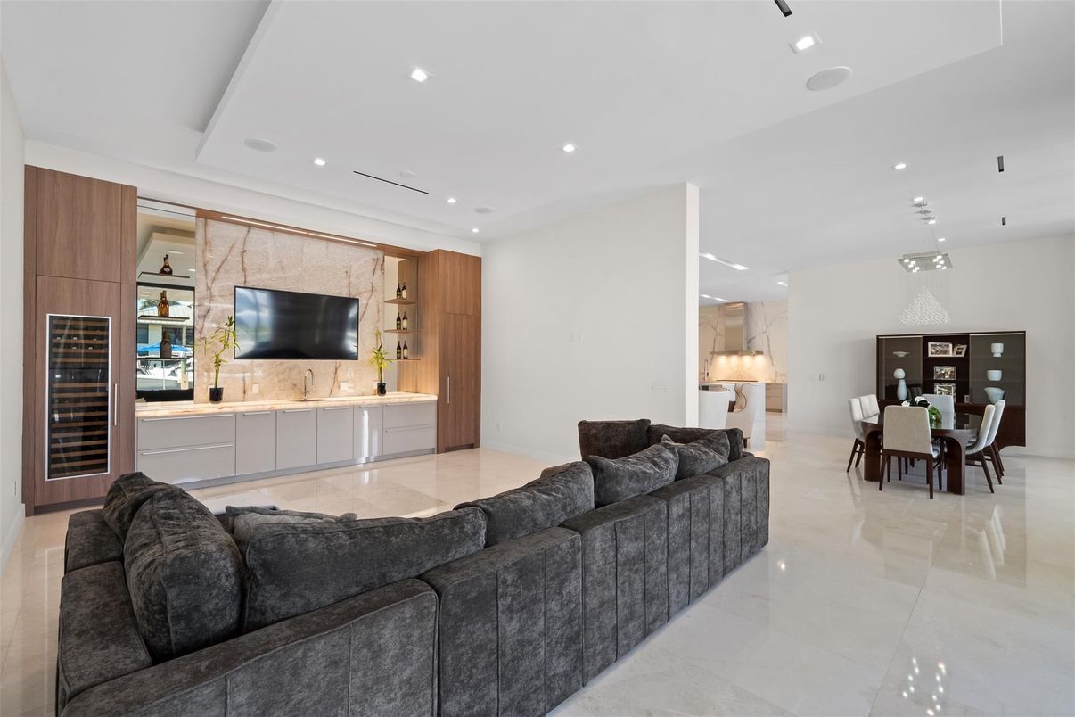 Dining room, Interior, Living room, Pendant Lights, Recessed Lighting