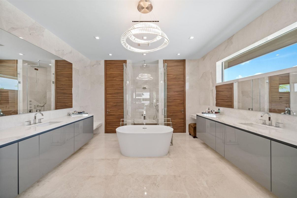 Bathroom, Dual Sink Vanities, Free Standing Baths, Glass Shower, Interior, Pendant Lights, Recessed Lighting