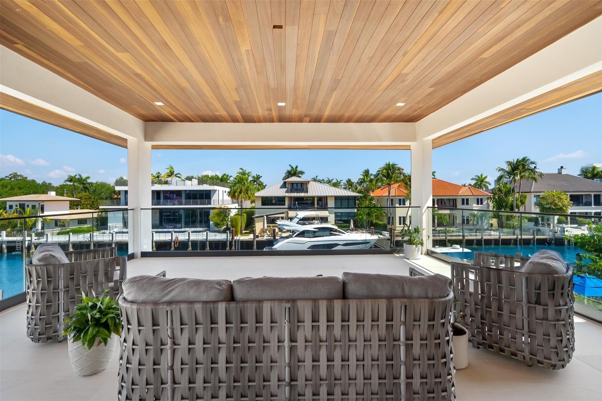 Exterior, Pool, Water