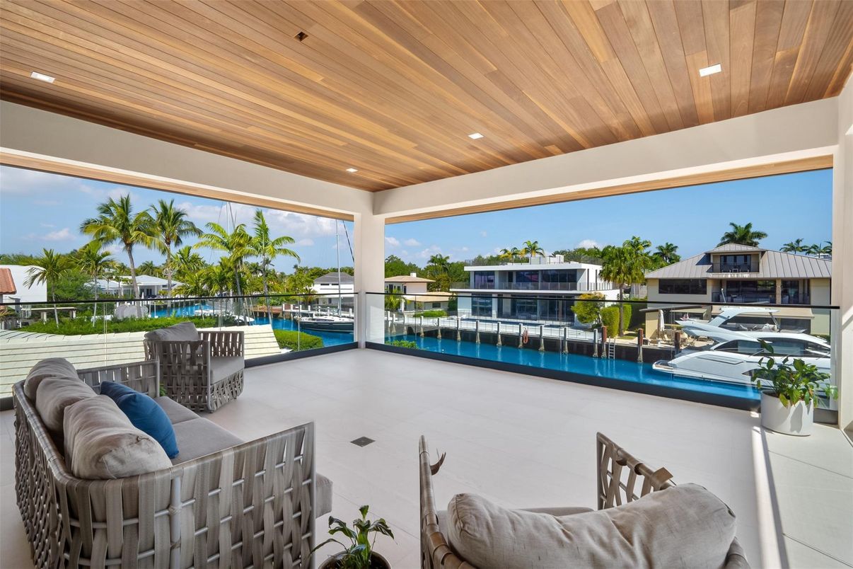 Exterior, Pool, Water