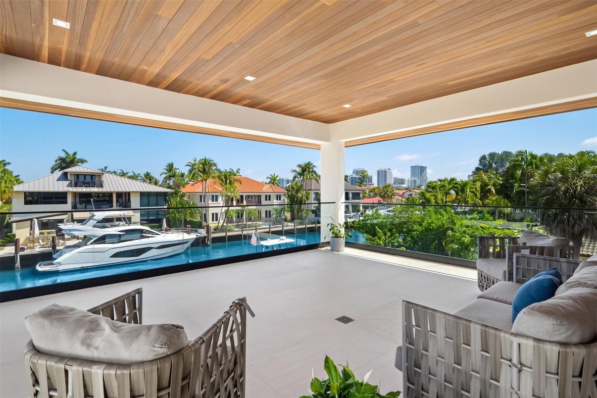 Exterior, Pool, Other