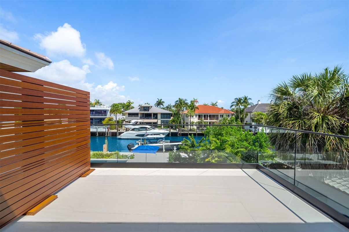 Exterior, Pool, Water