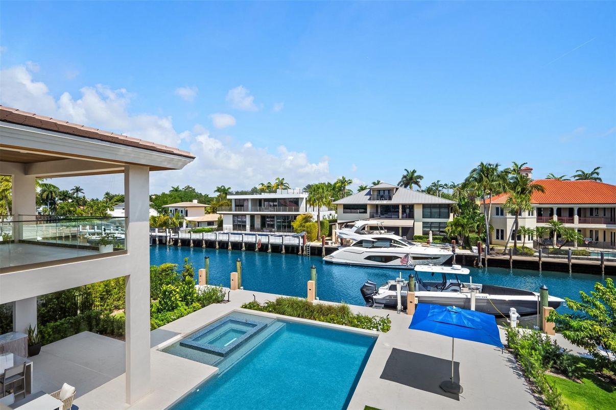 Exterior, Pool, Water