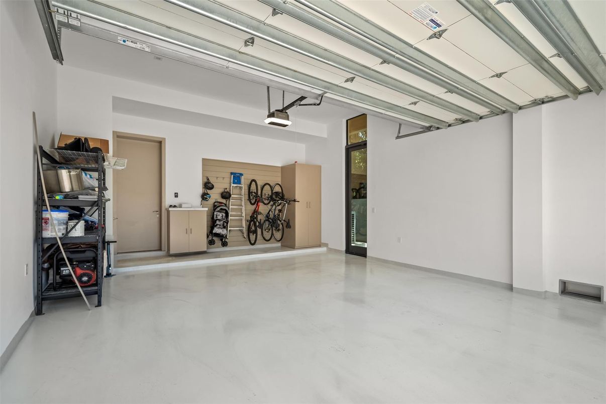 Garage, Interior