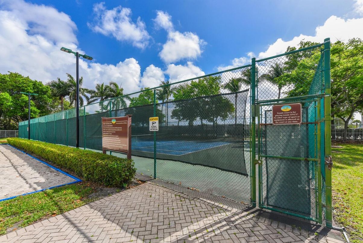 Exterior, Tennis Courts