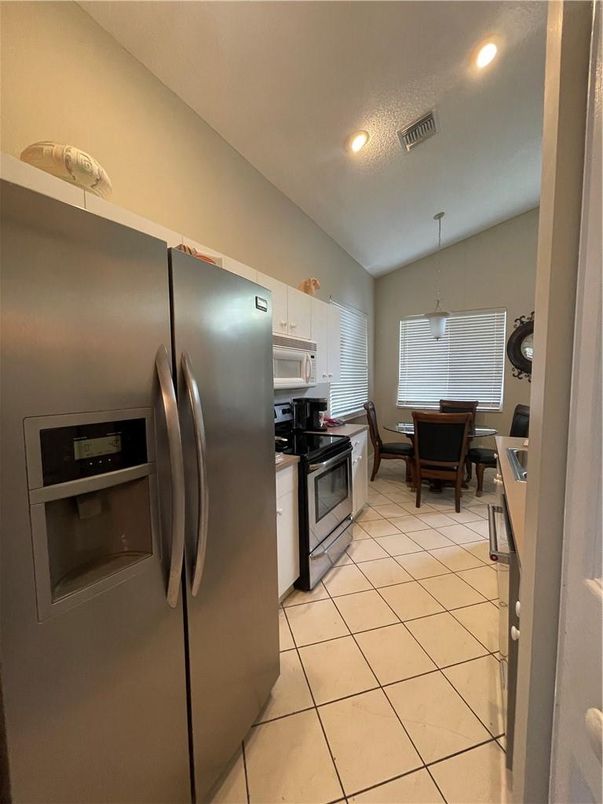 Dining room, Interior, Kitchen, Recessed Lighting, Stainless Steel Appliances
