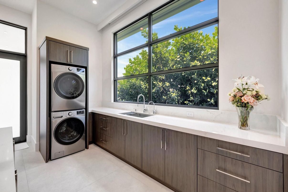 Interior, Recessed Lighting, Utility Closets, Washer