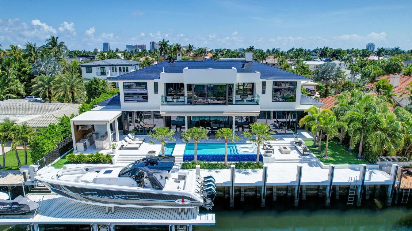 Exterior, Pool, Solar Panels
