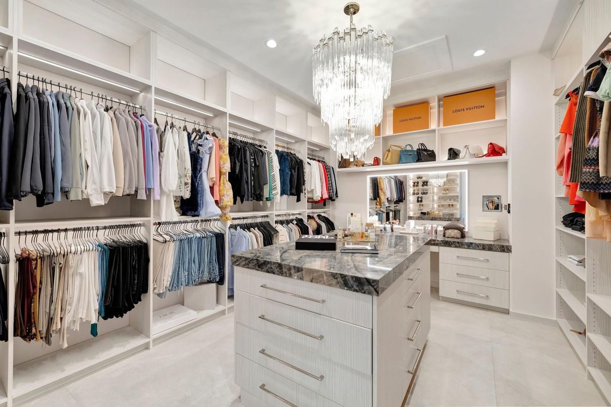 Chandelier, Interior, Recessed Lighting, Walk-in Closets