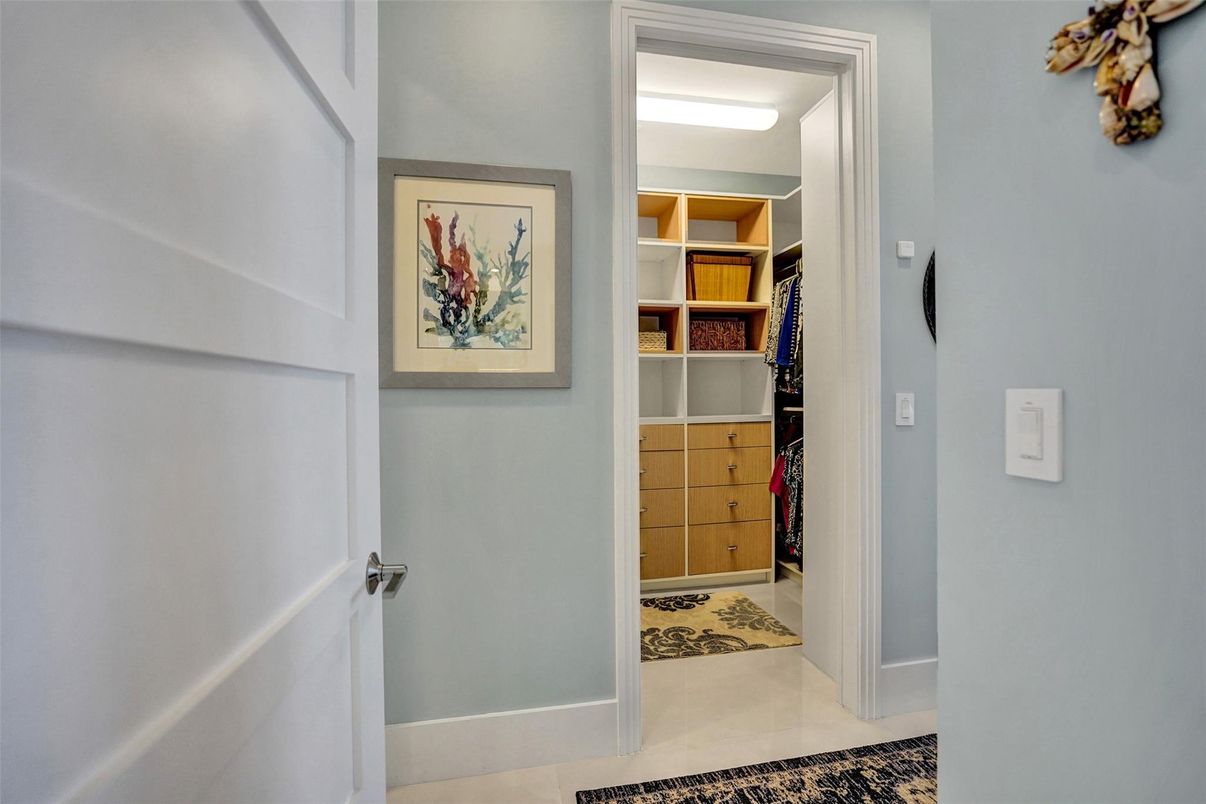 Interior, Walk-in Closets