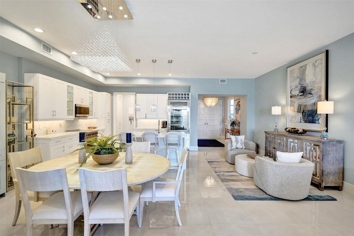 Dining room, Interior, Kitchen, Living room, Pendant Lights, Recessed Lighting, Stainless Steel Appliances