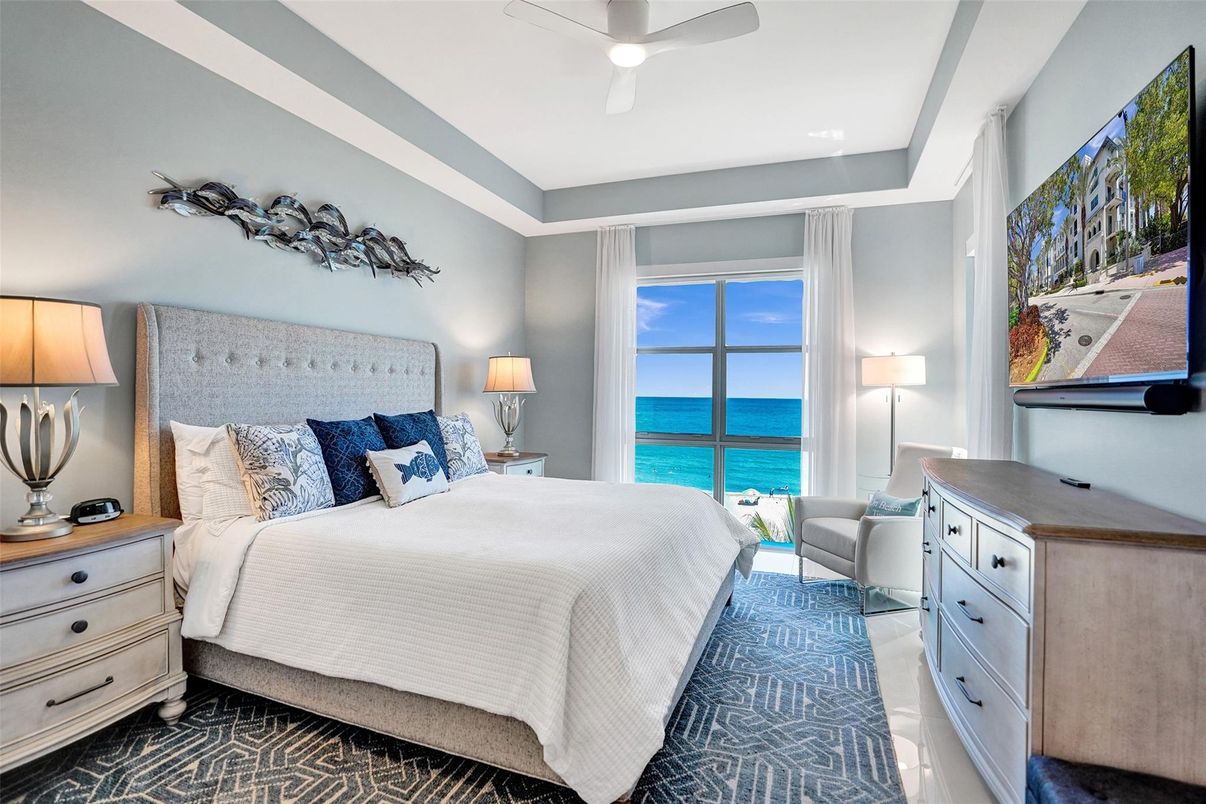 Bedroom, Interior, Recessed Lighting, Water