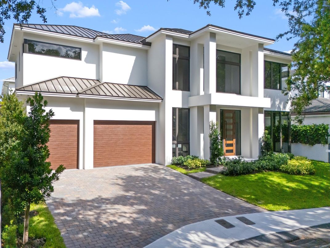 Attached, Exterior, Facade, Modern