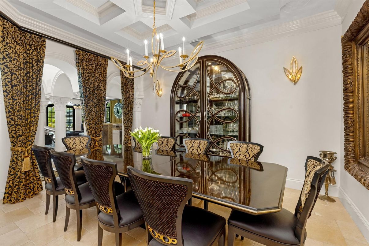 Chandelier, Dining room, Interior