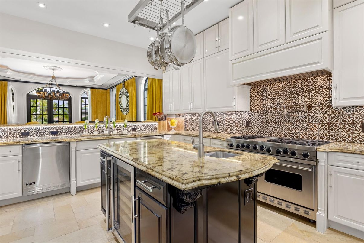 Chandelier, Interior, Kitchen, Recessed Lighting, Stainless Steel Appliances