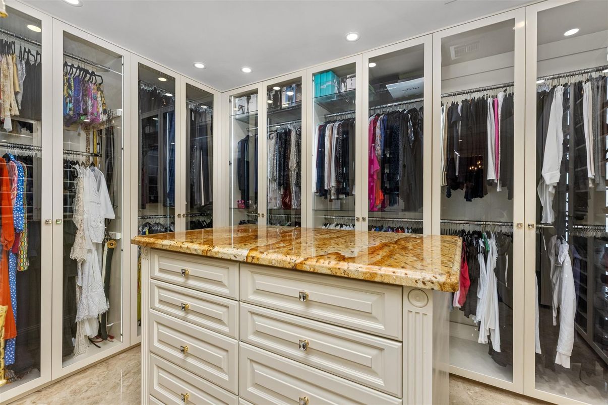 Interior, Recessed Lighting, Walk-in Closets