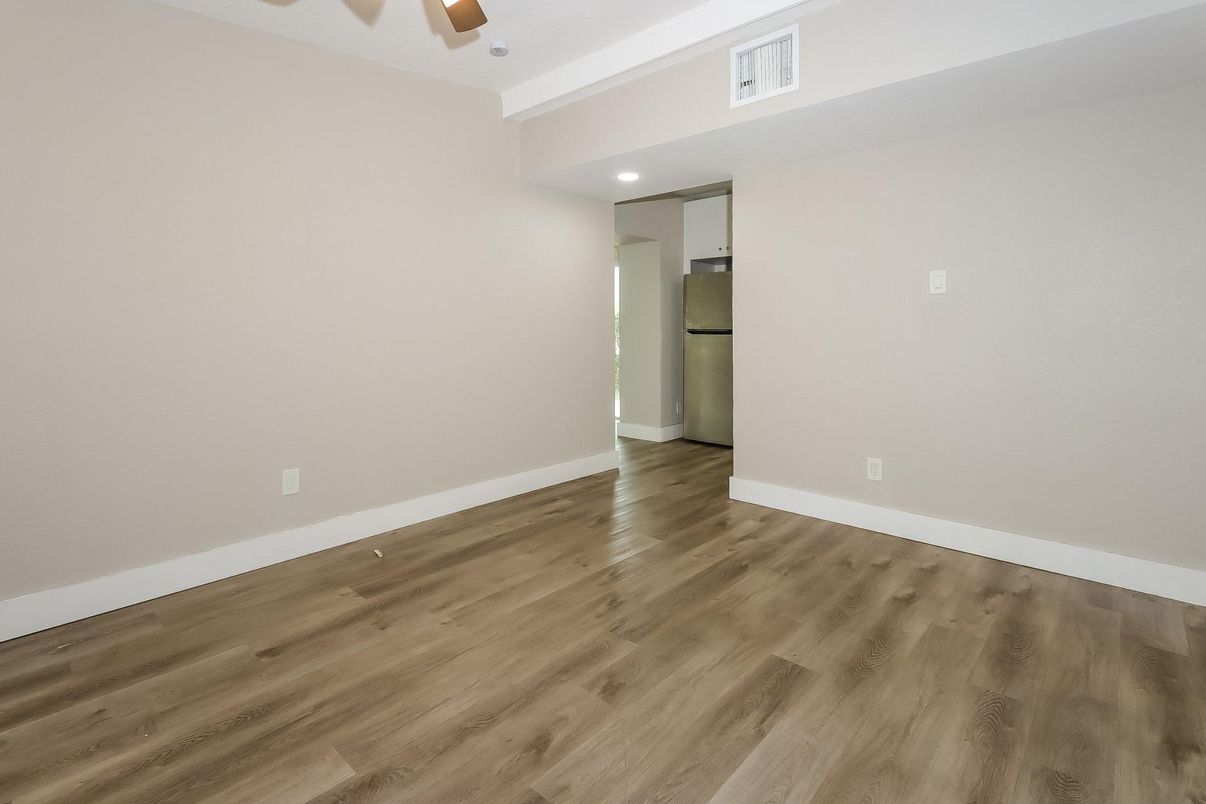 Empty room, Interior, Recessed Lighting, Wood Texture Flooring