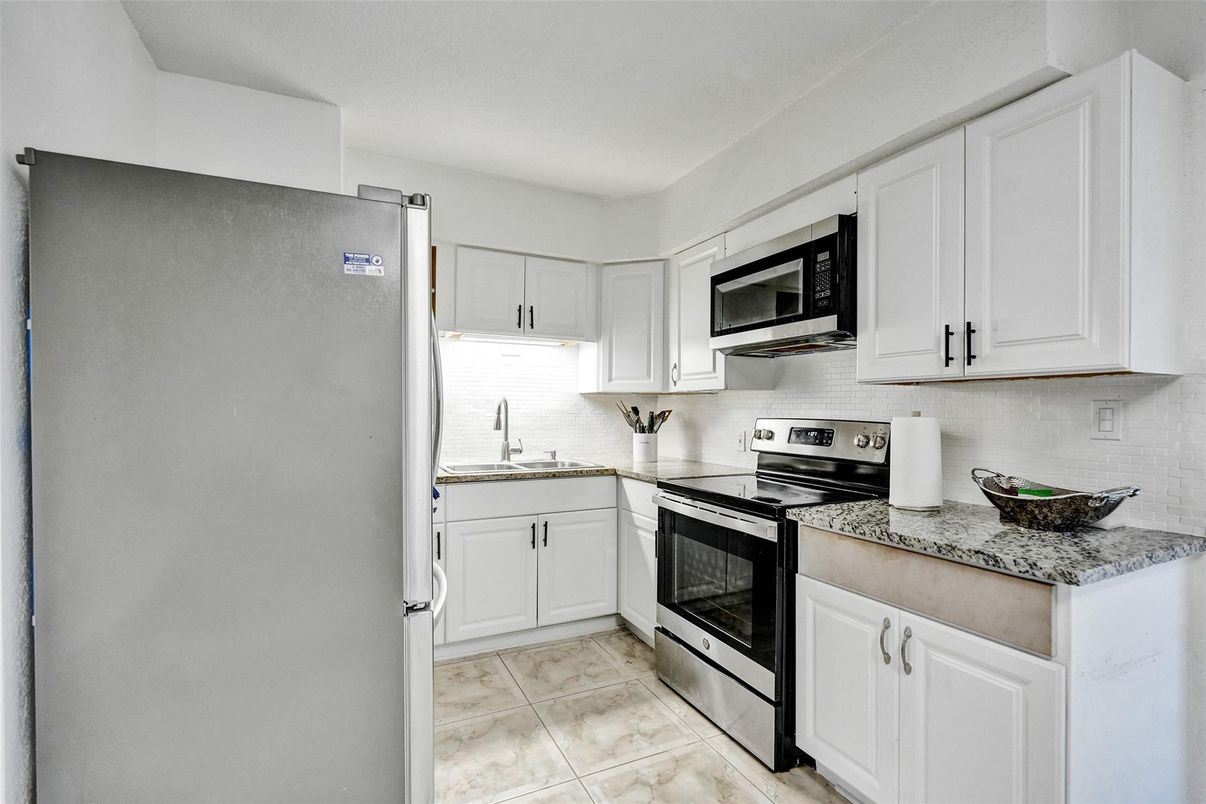 Interior, Kitchen, Stainless Steel Appliances