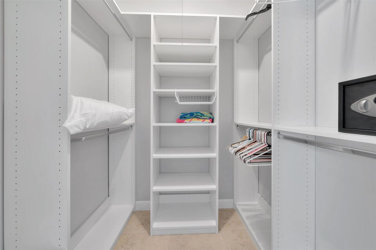 Interior, Walk-in Closets