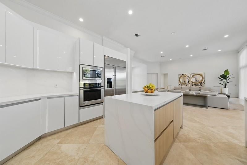 Interior, Kitchen, Living room, Recessed Lighting, Stainless Steel Appliances