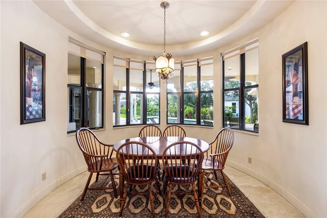 Dining room, Interior, Pendant Lights, Recessed Lighting
