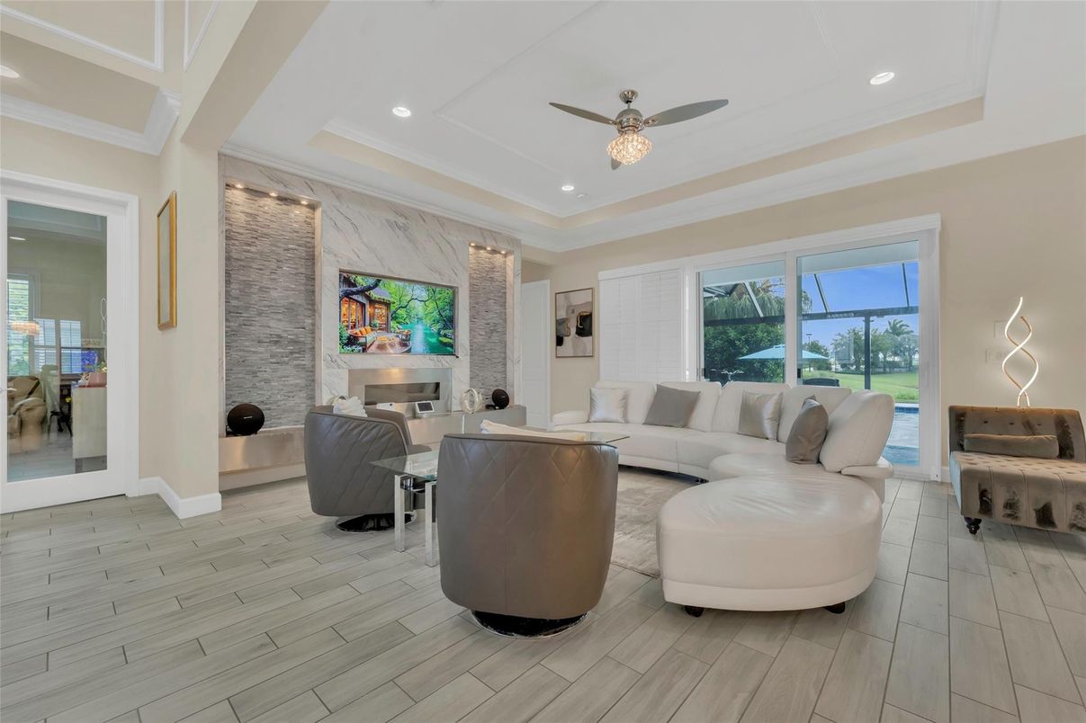 Interior, Living room, Recessed Lighting, Wood Texture Flooring