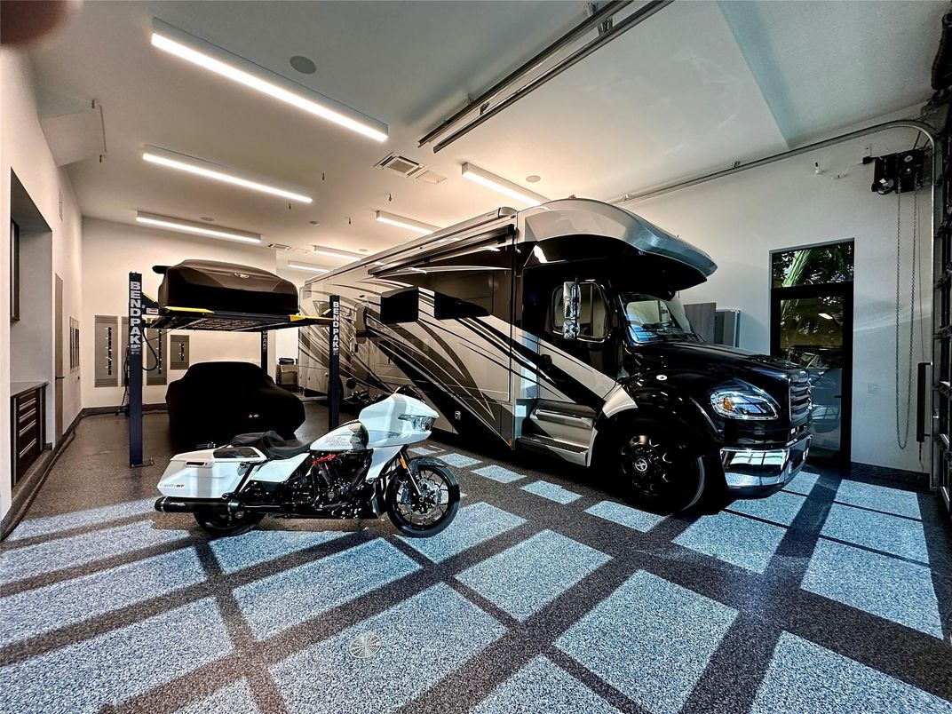 Garage, Interior, Recessed Lighting