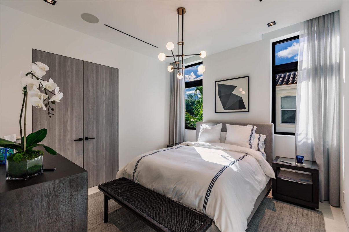 Bedroom, Interior, Pendant Lights