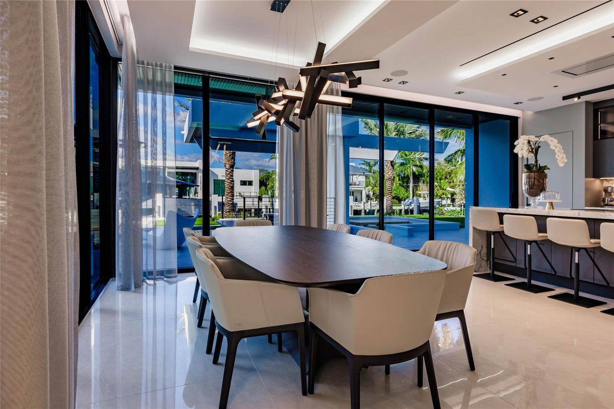 Dining room, Interior, Pendant Lights, Recessed Lighting