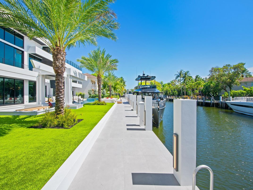 Exterior, Water