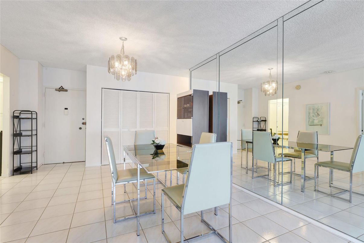 Chandelier, Dining room, Interior