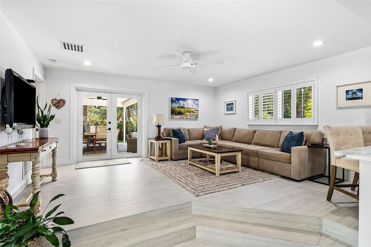 Interior, Living room, Recessed Lighting, Wood Texture Flooring