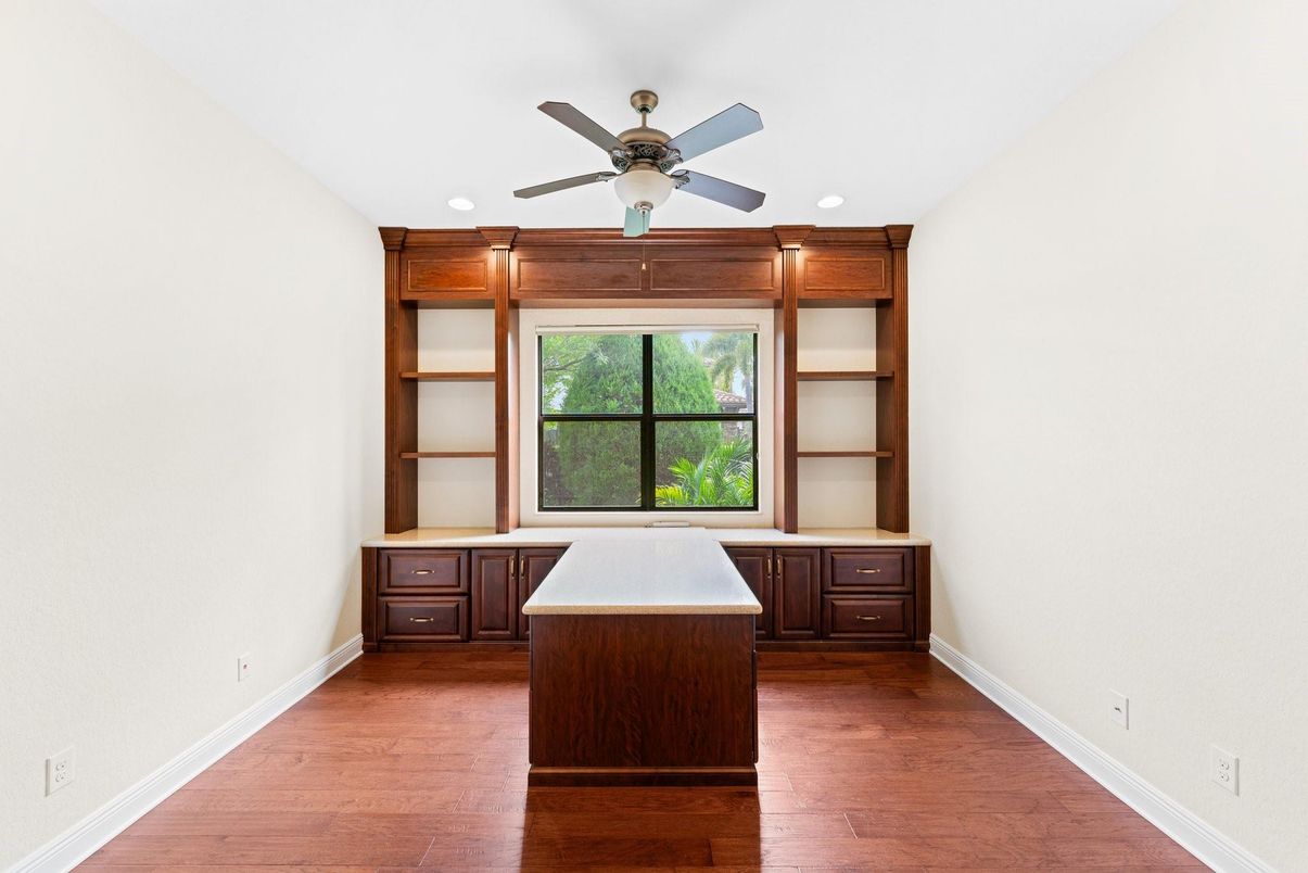 Home Office, Interior, Recessed Lighting, Wood Texture Flooring