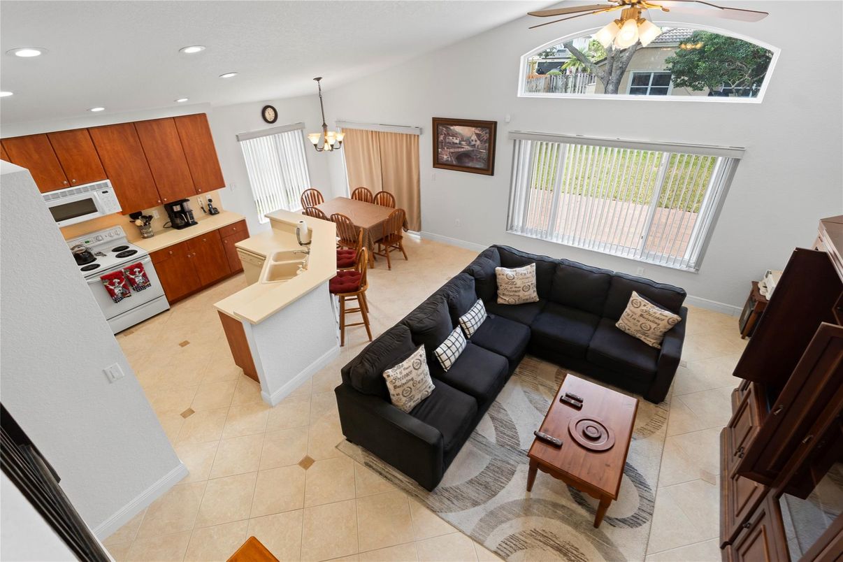 Chandelier, Dining room, Interior, Kitchen, Living room, Recessed Lighting