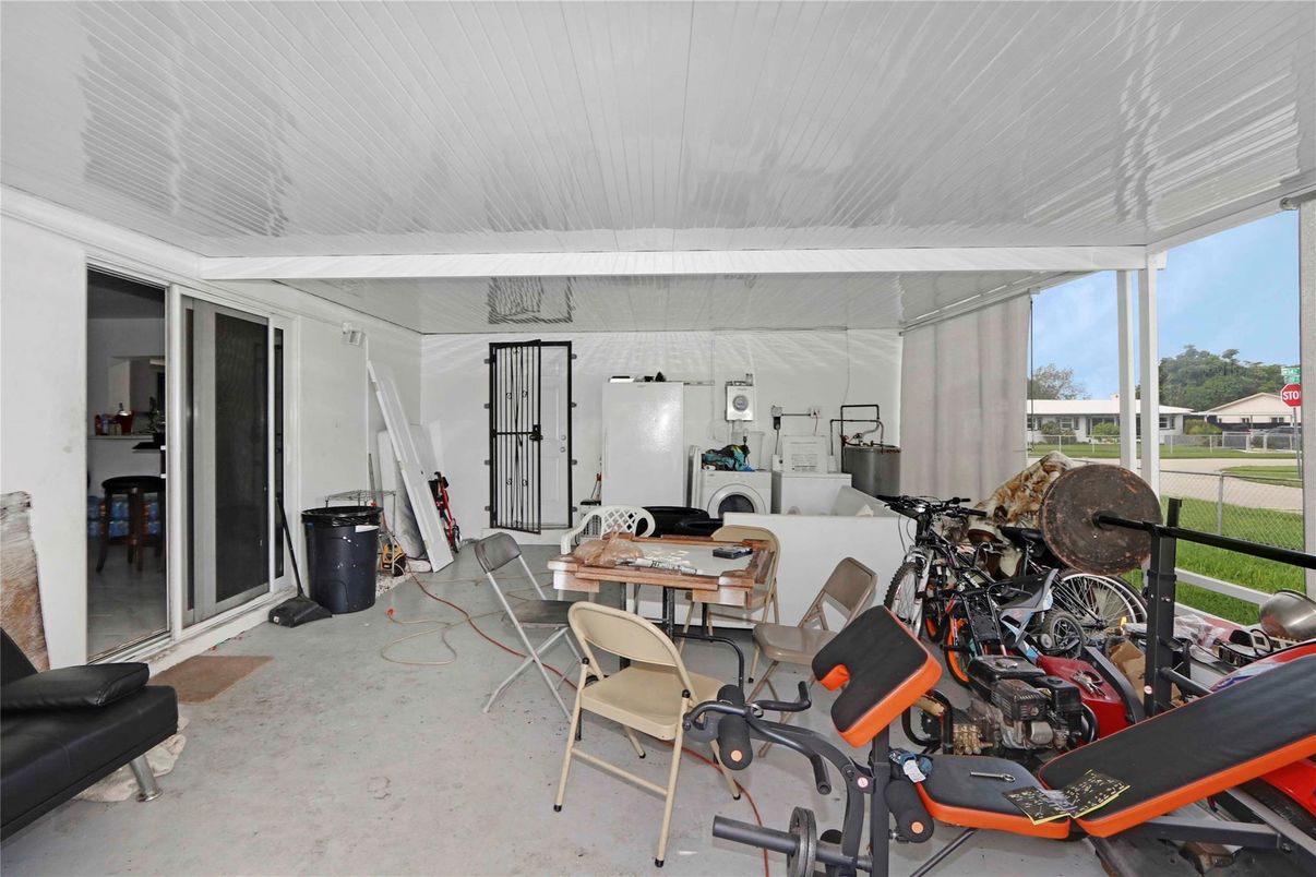 Dining room, Fitness Equipment, Interior