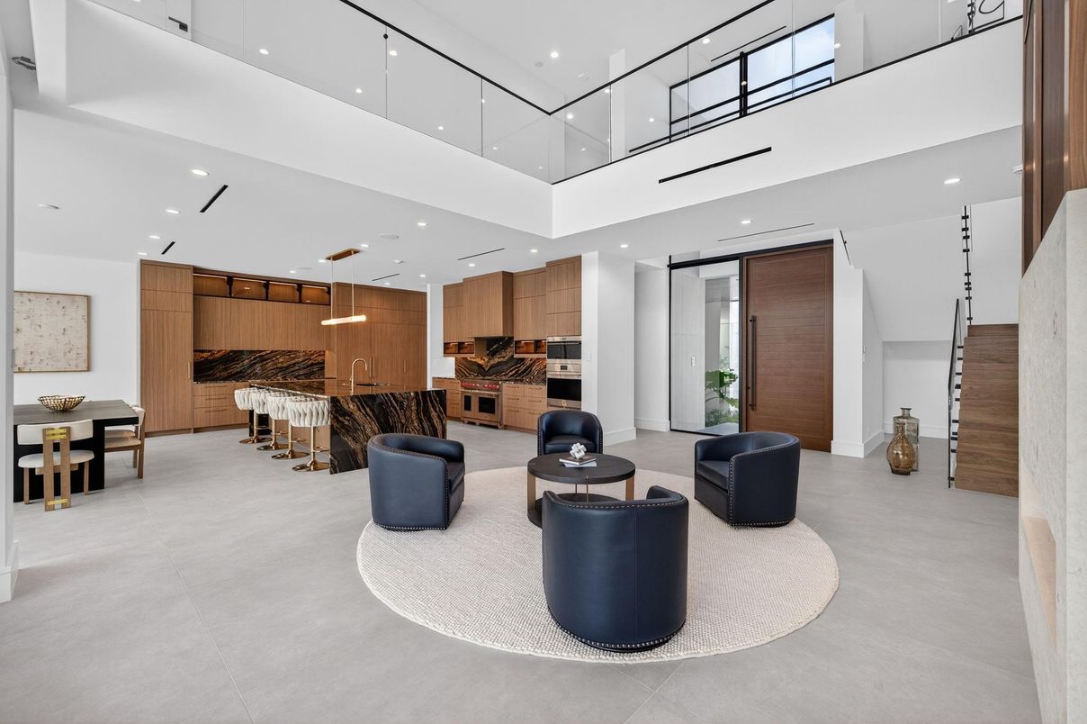 Dining room, Interior, Kitchen, Living room, Pendant Lights, Recessed Lighting, Stainless Steel Appliances