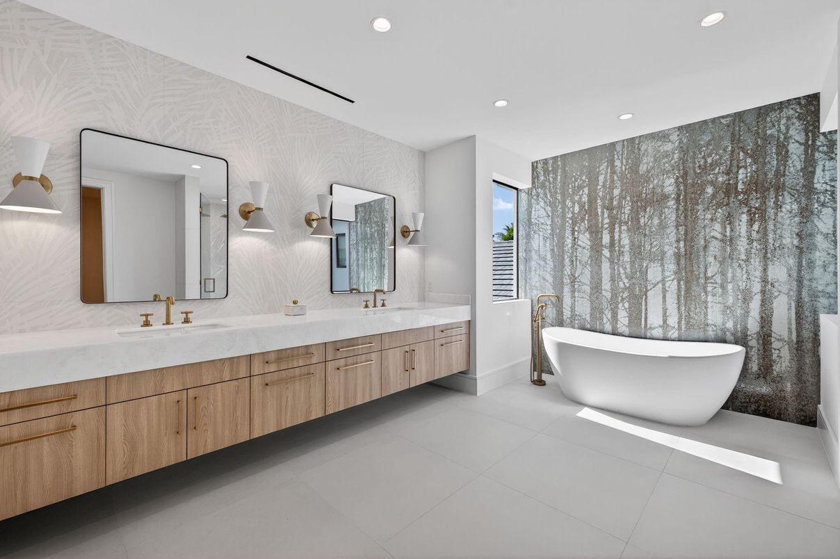Bathroom, Dual Sink Vanities, Free Standing Baths, Interior, Recessed Lighting