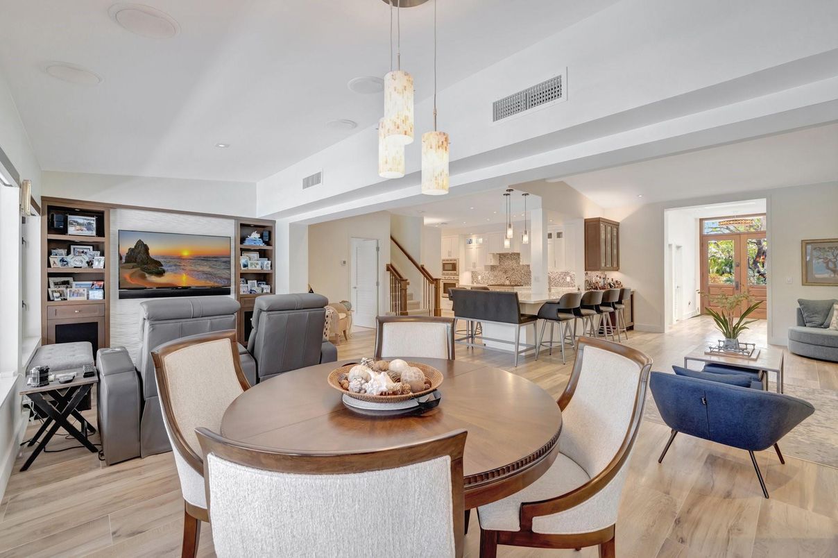 Dining room, Interior, Living room, Pendant Lights, Recessed Lighting, Wood Texture Flooring
