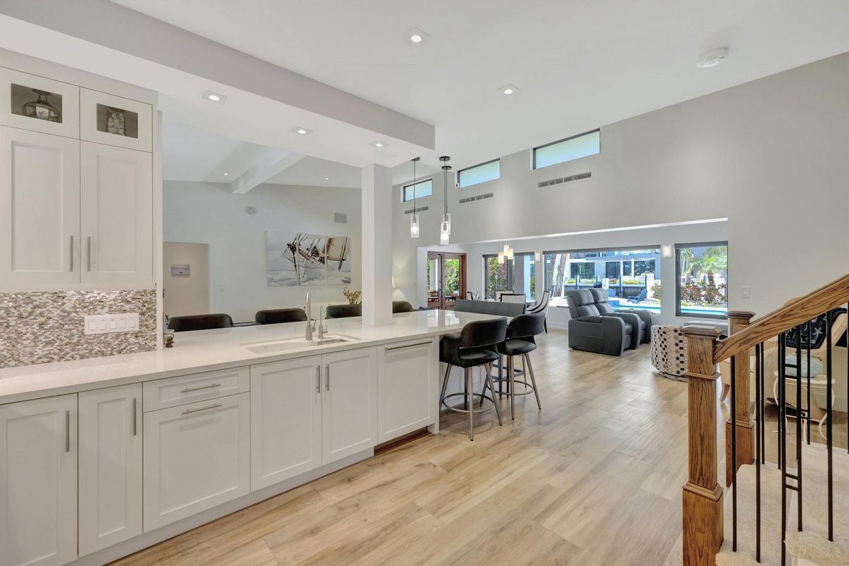 Interior, Recessed Lighting, Wood Texture Flooring