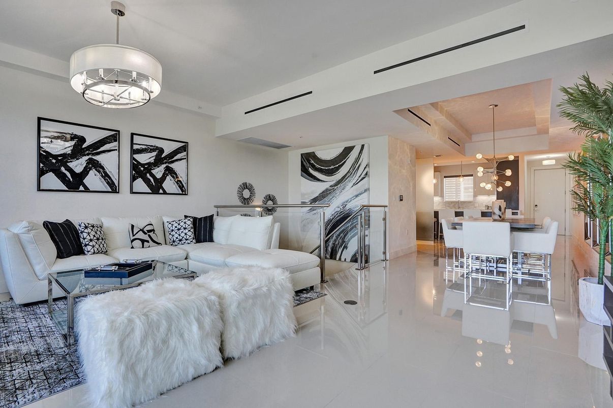 Dining room, Interior, Living room, Pendant Lights