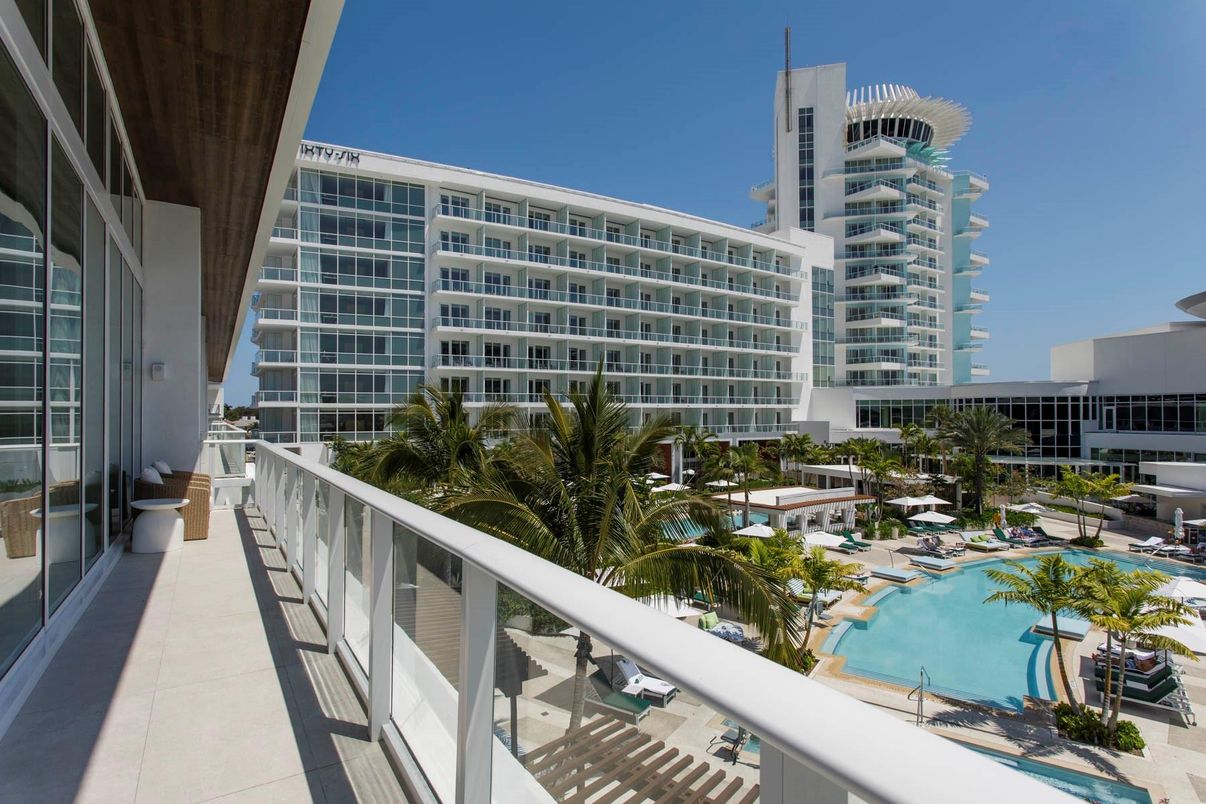 Exterior, Pool, Other