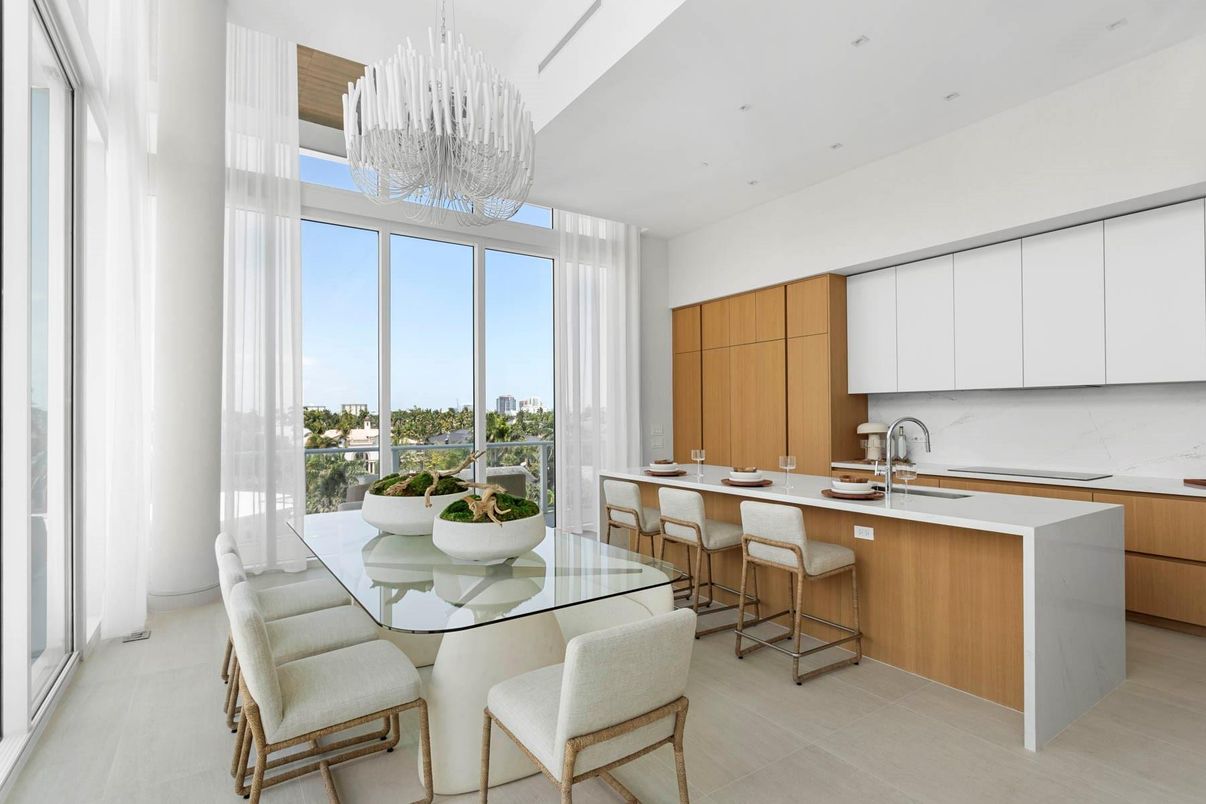 Chandelier, Dining room, Interior, Kitchen, Recessed Lighting, Water
