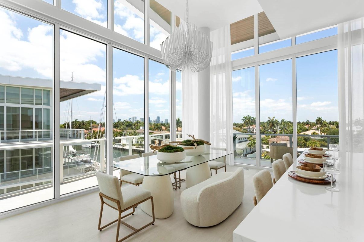 Chandelier, Dining room, Interior, Sun Room